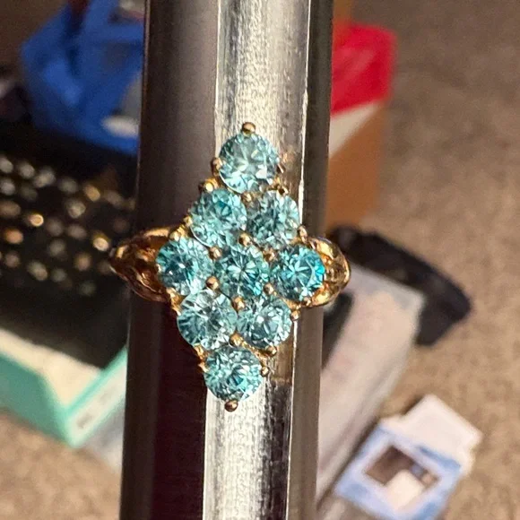 Vintage Blue Zircon Cluster Ring In 10K Solid Yellow Gold - Picture 4 of 8
